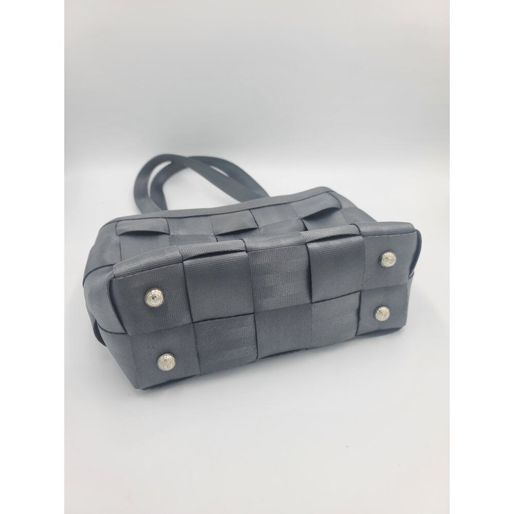 Harveys California Medium Gray Seatbelt Tote Bag - Picture 3 of 8